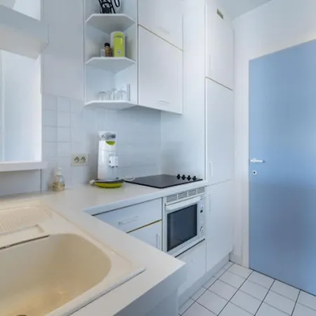 Cozy Nook Near The Sandy Shore Apartment *