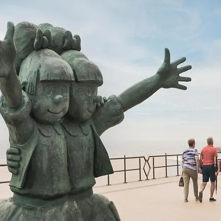 Cozy Nook Near The Sandy Shore